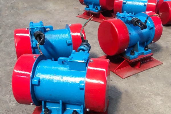 什么是倉壁振動(dòng)器，其振動(dòng)電機(jī)軸與軸承的保養(yǎng)要求